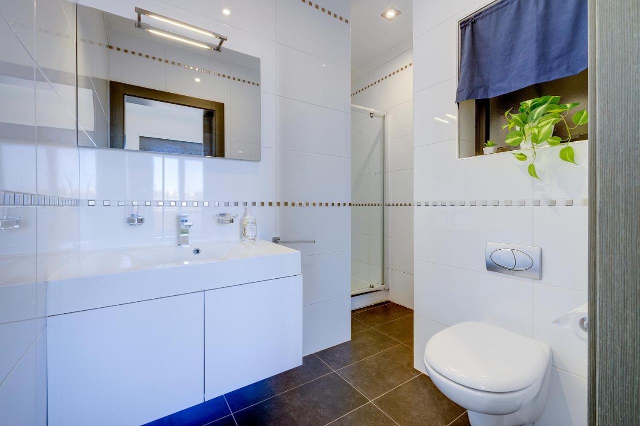 Perfect Location Idyllic 2Br Apartment سليمة المظهر الخارجي الصورة